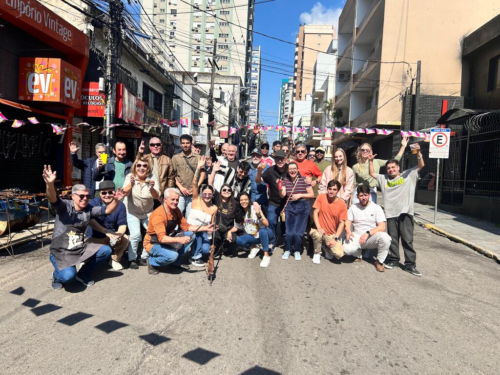título imagem Dia do Vizinho 2025 é marcado por sol, música e brincadeiras em Santa Maria