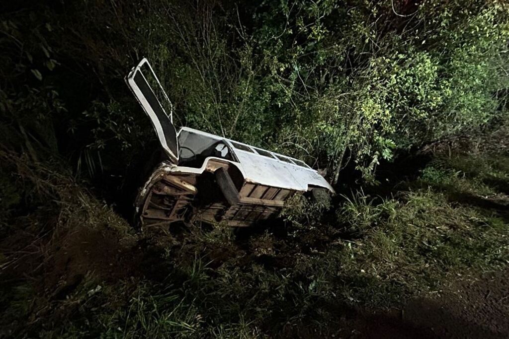 título imagem Kombi capota e sete pessoas ficam feridas no noroeste do Estado