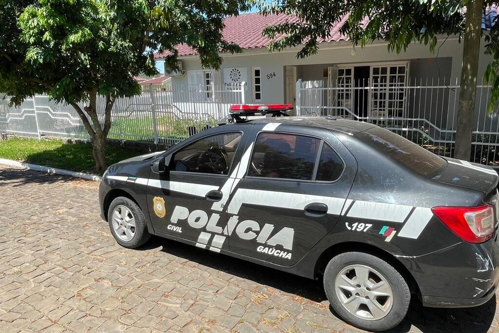 Quatro pessoas são indiciadas pelo crime de estupro e maus-tratos contra uma criança; crimes ocorrem em Pinhal Grande