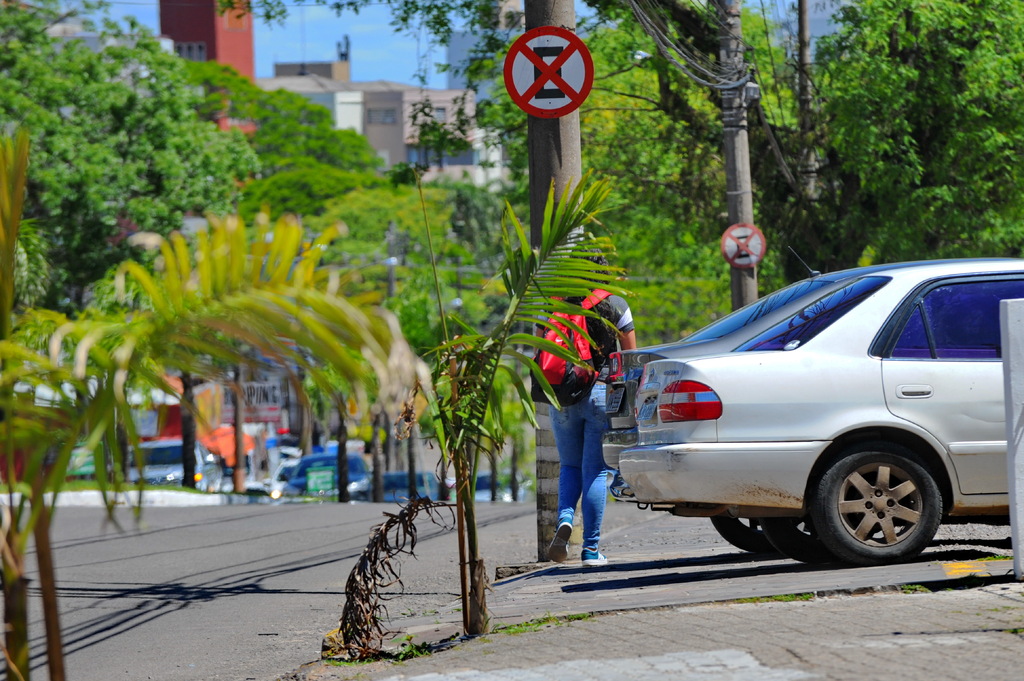 título imagem Estacionamento irregular e paradas proibidas lideram ranking de multas em Santa Maria; veja o top 5