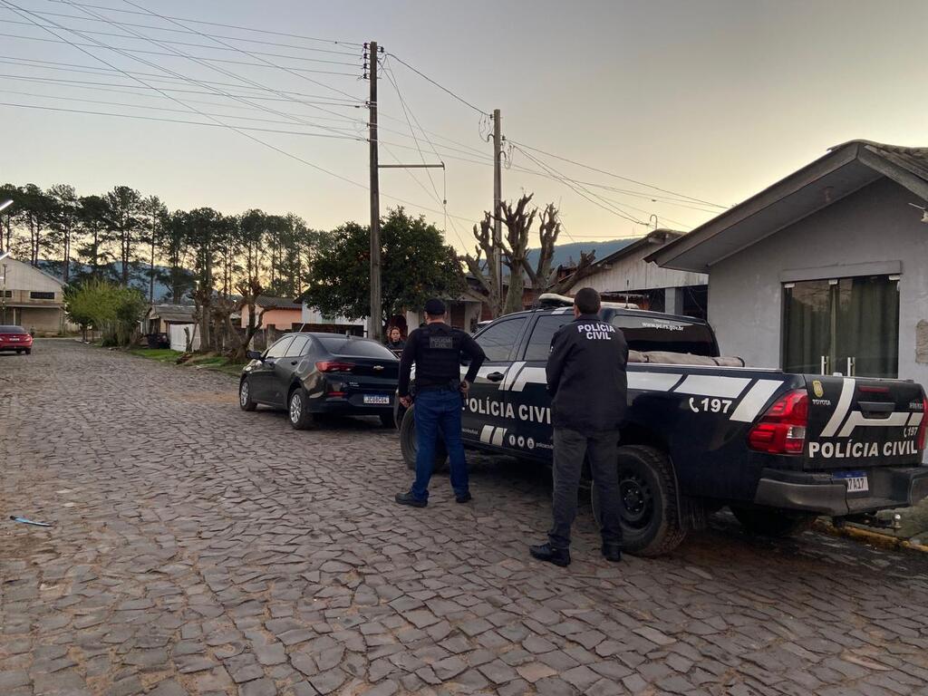 título imagem Sobe para 60 o número de pessoas presas durante operação contra o tráfico de drogas na Quarta Colônia