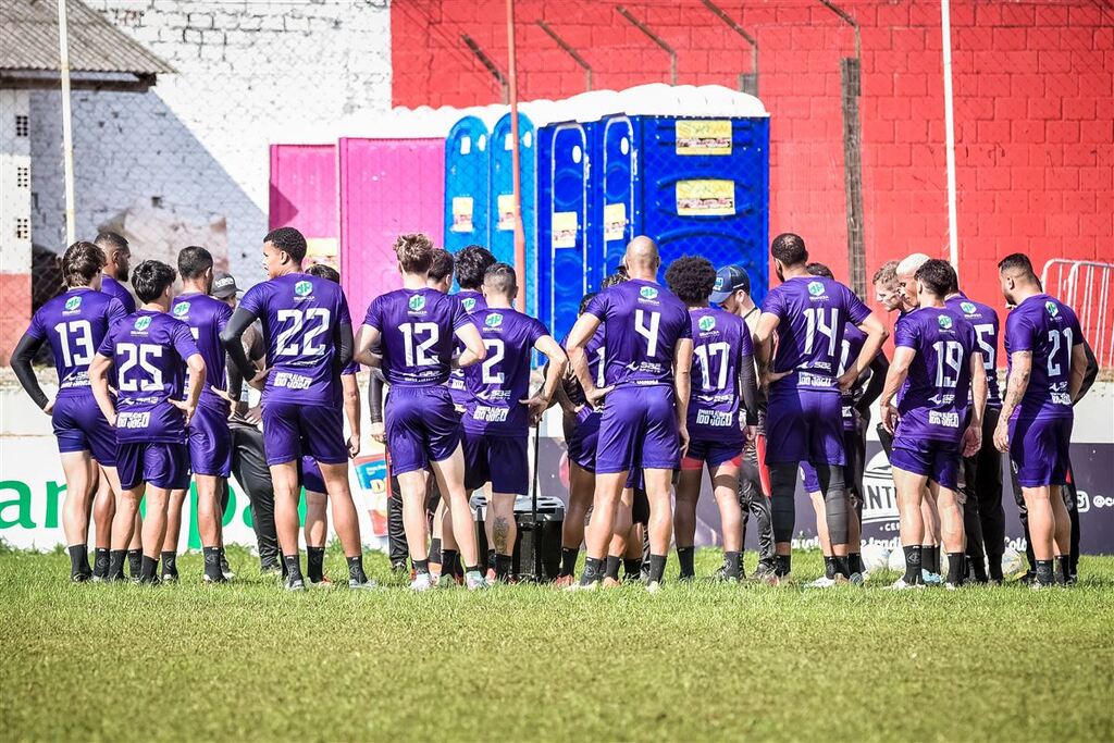 Foto: Renata Medina (Inter-SM) - Com o acesso garantido, jogadores do Alvirrubro disputam o confronto de ida da decisão no Estádio do Vale, neste domingo, às 18h. Jogo da volta foi antecipado para o sábado