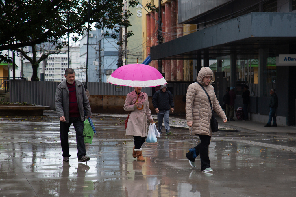 Chuva diminui, mas frio intenso com geada chega à Região Central neste fim de semana