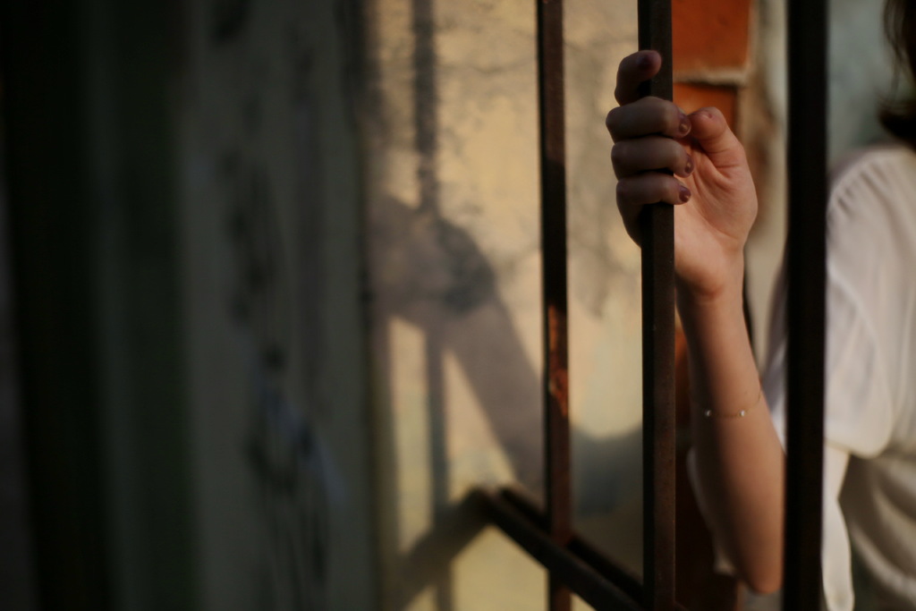 Mulheres, brancas e que convivem com os agressores: o perfil das vítimas de denúncias feitas pelo 180 em Santa Maria