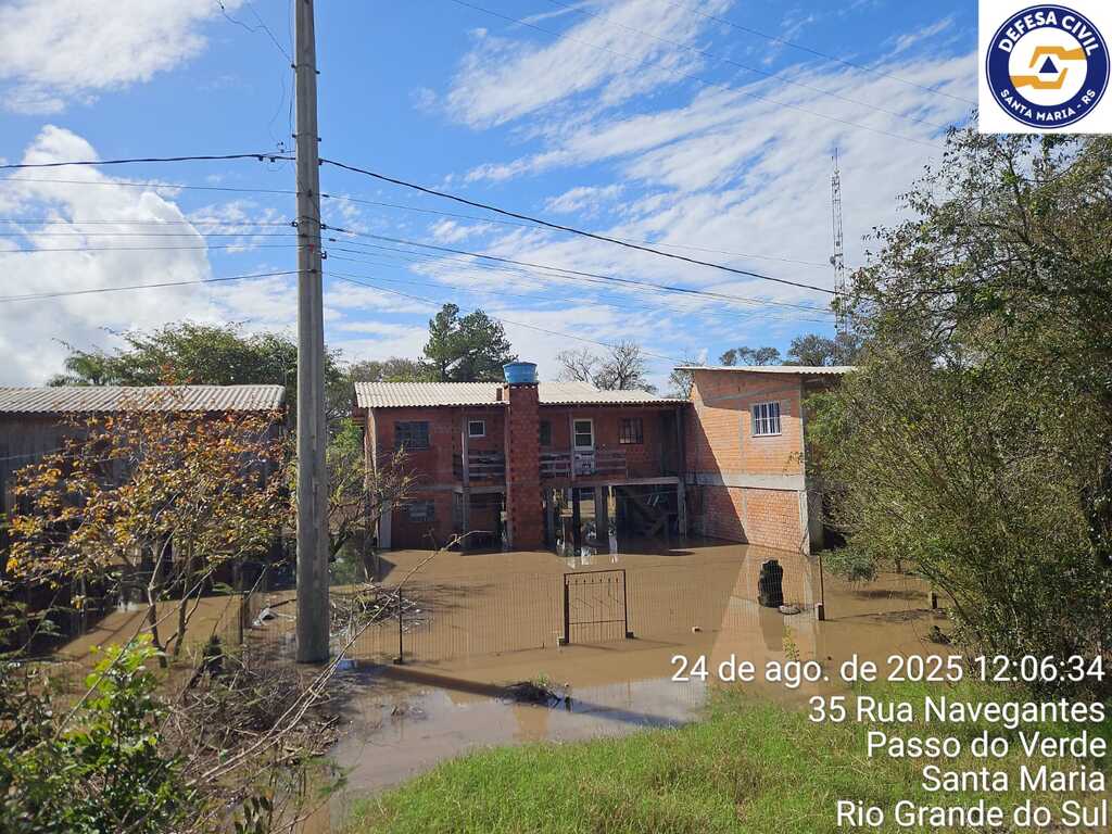 título imagem Defesa Civil monitora inundações no Balneário Passo do Verde, em Santa Maria; mais de 20 famílias foram atingidas