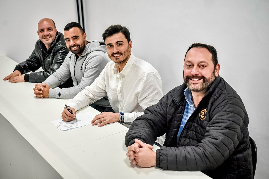 título imagem Bruno Coutinho permanece como técnico do Inter-SM para o Gauchão de 2026