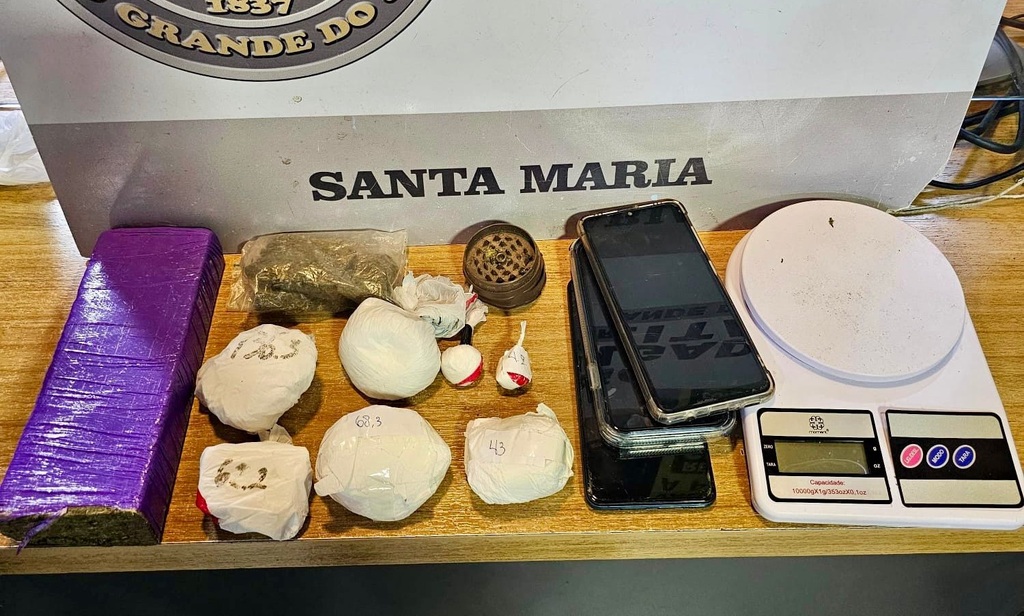 Após denúncias, Brigada Militar prende dupla por tráfico de drogas em Santa Maria
