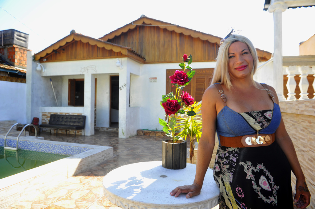 título imagem Feira do Livro de Santa Maria exibe documentário sobre trajetória de Verônica, referência no acolhimento de mulheres trans, nesta segunda-feira