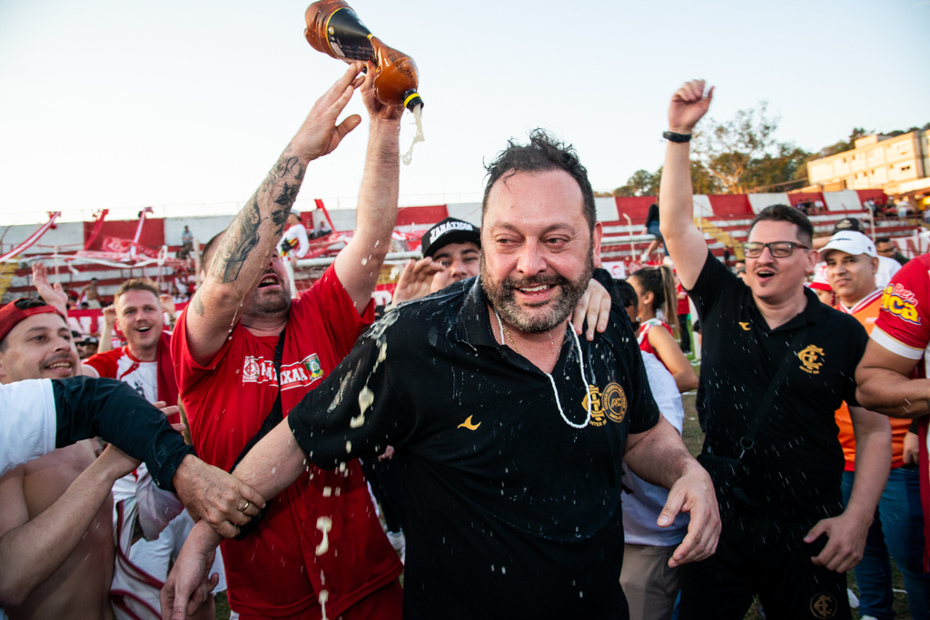 título imagem Entre renúncias e alegrias: presidente Pedro Della Pasqua conta bastidores do acesso e projeta o futuro do Inter-SM