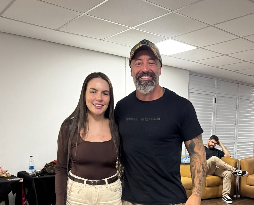 Assinante do Grupo Diário vive noite de risadas e descontração com Cris Pereira em Santa Maria