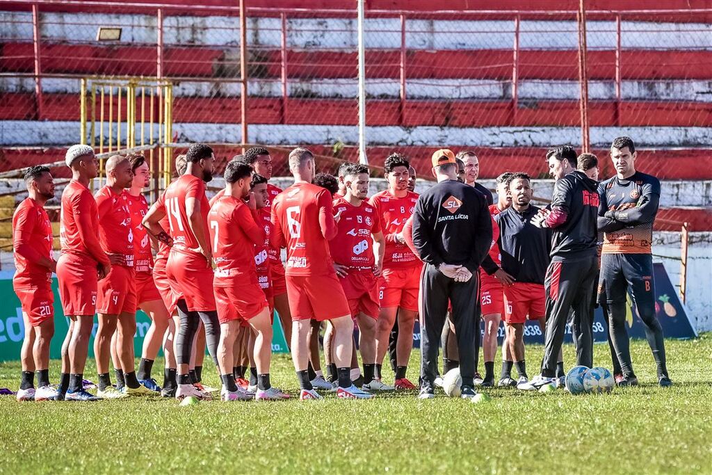 título imagem Direção do Inter-SM pretende renovar com boa parte do elenco que garantiu a volta do clube à Série A do Gauchão