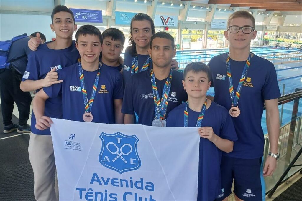 título imagem Nadadores do ATC conquistam medalhas no Torneio Regional do Interior