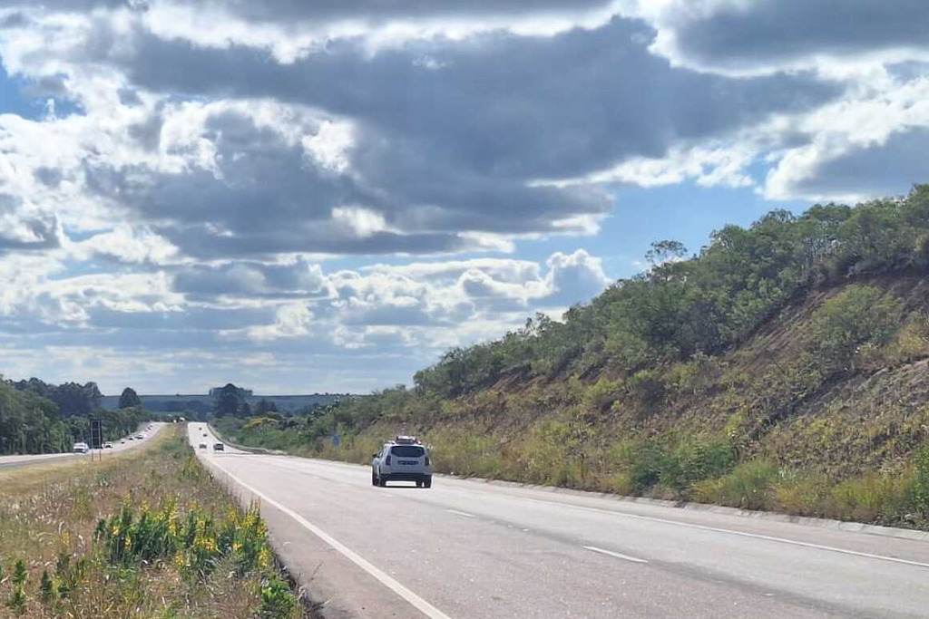 Colisão contra cavalo causa a morte de duas pessoas na BR-290 em Rosário do Sul