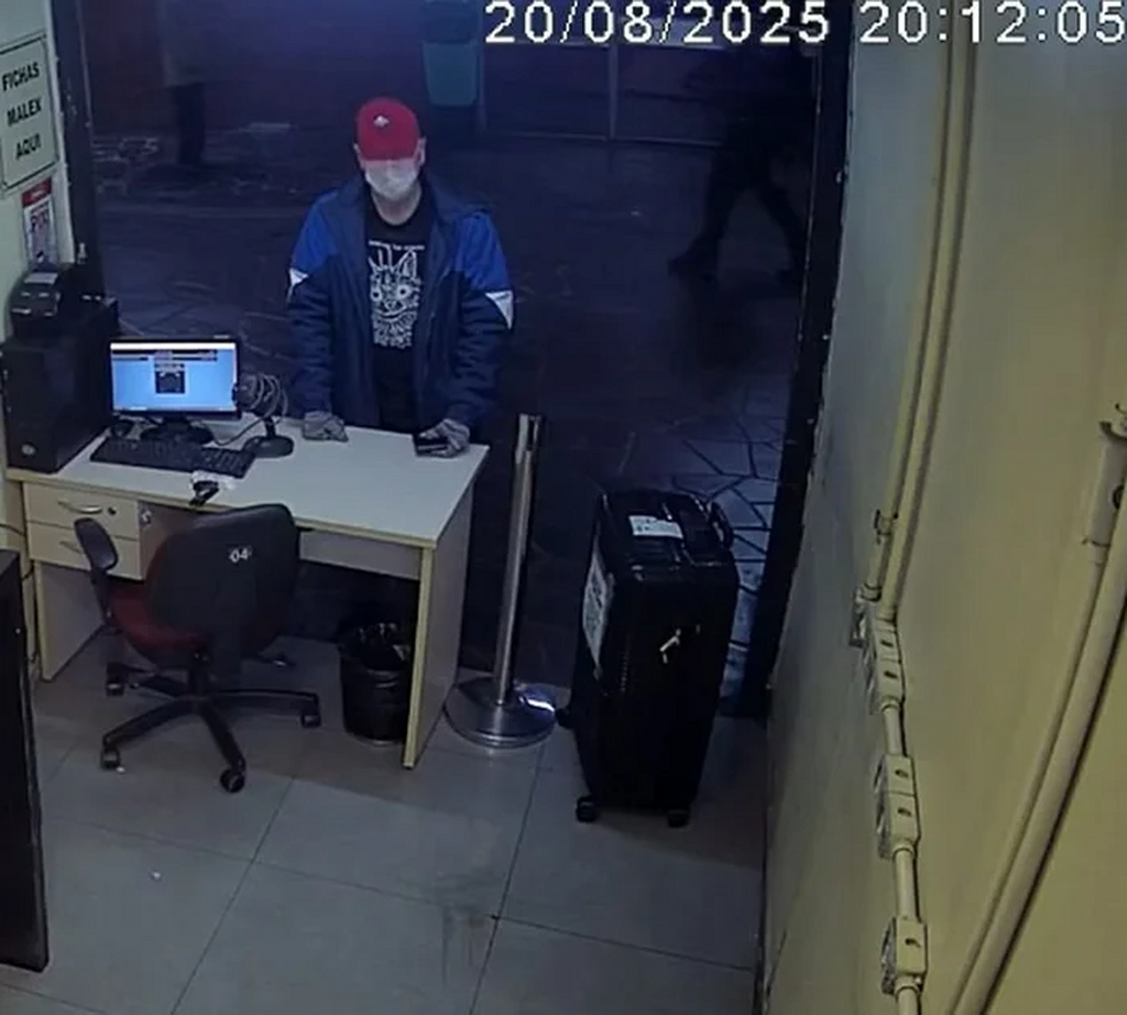 título imagem Polícia divulga imagens de suspeito de levar mala para rodoviária de Porto Alegre com mulher esquartejada