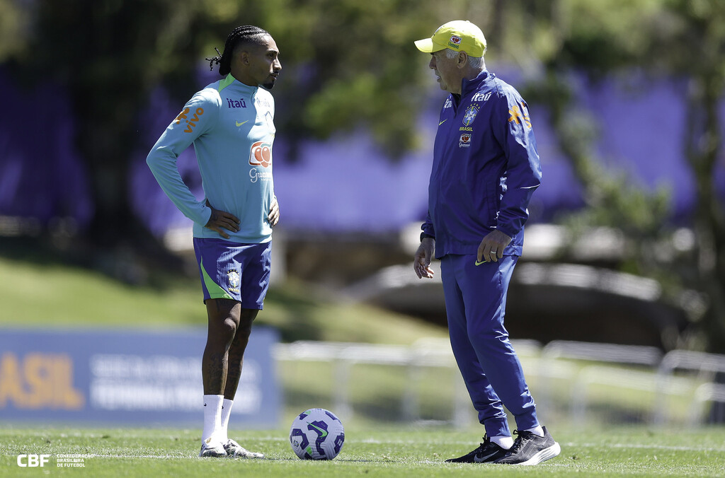 Foto: Rafael Ribeiro/CBF - Gaúcho Raphinha deve ser um dos titulares do ataque formado por Ancelotti