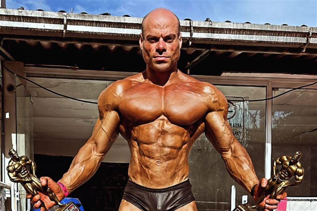 VÍDEO:Santa-mariense campeão de fisiculturismo é morto a facadas em Santa Catarina; companheira é suspeita do crime