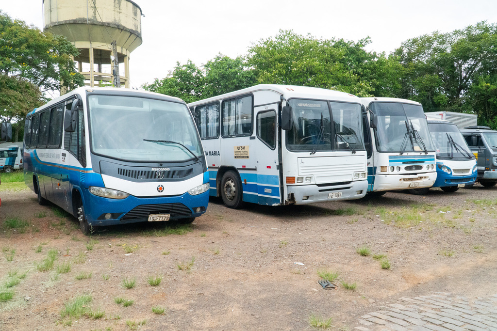 Cinco meses após acidente que matou sete alunos, UFSM retoma viagens de estudo em micro-ônibus e vans da instituição