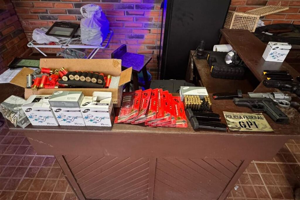 Polícia Federal prende policial rodoviário e empresários em operação contra corrupção no RS