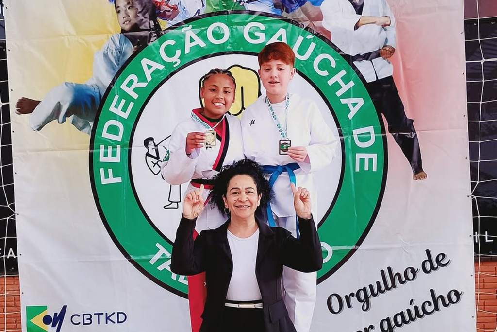 Foto: Arquivo Pessoal - A professora Rejane acompanhou Sophia e Davi em Esteio no último fim de semana