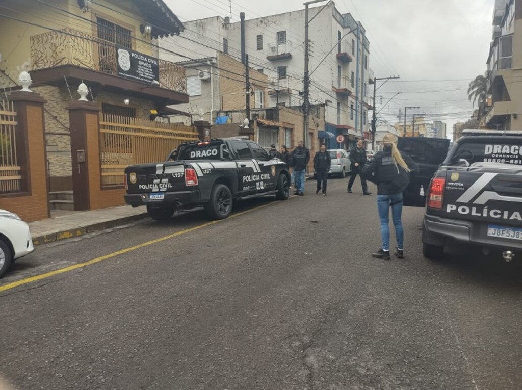 título imagem Operação desarticula grupo que falsificava documentos para transportar bois e cavalos furtados no RS; advogado de Santa Maria é um dos investigados