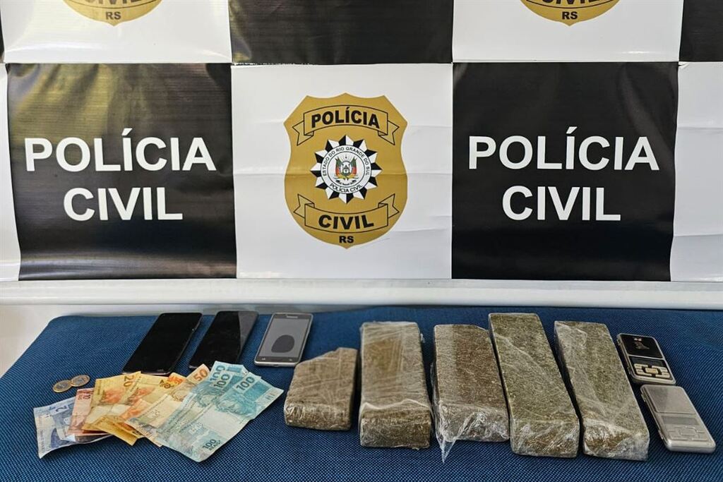 título imagem Casal é preso e quase três quilos de maconha são apreendidos em Júlio de Castilhos