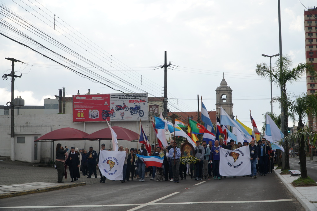 título imagem Mais de 2 mil fiéis participam da Romaria da Primavera no último dia do Encontro da Campanha da Mãe Peregrina
