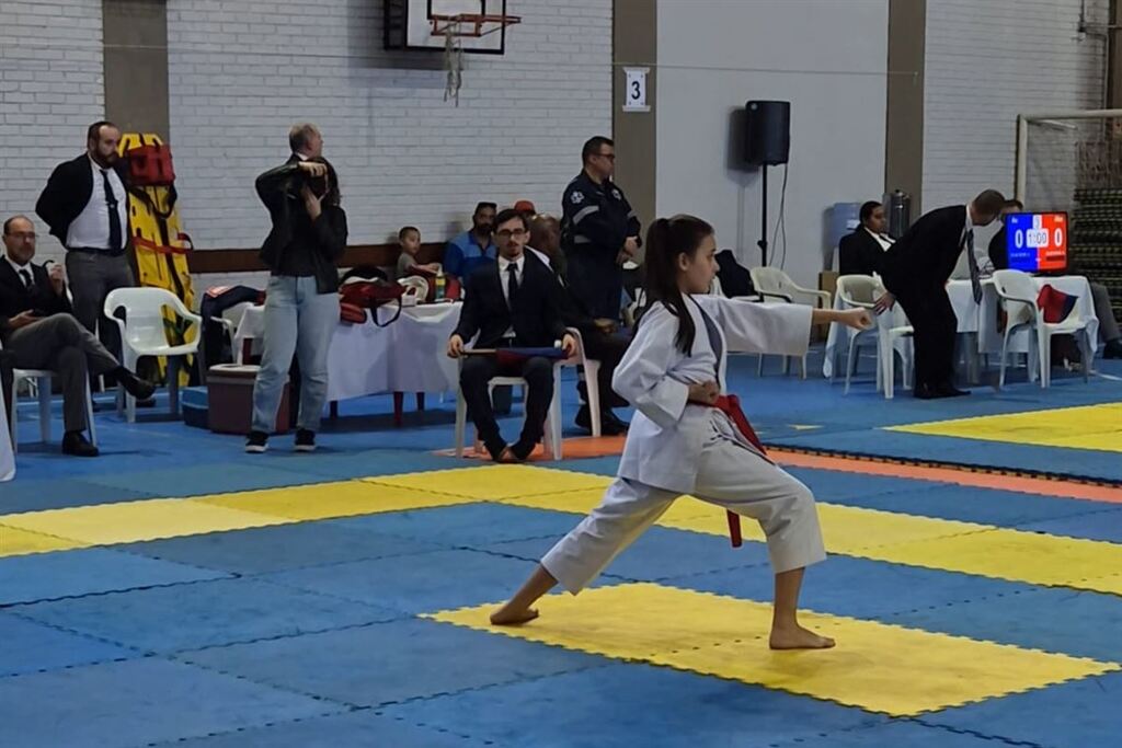 título imagem Associação Karate Sul fica com a quinta colocação no Campeonato Estadual