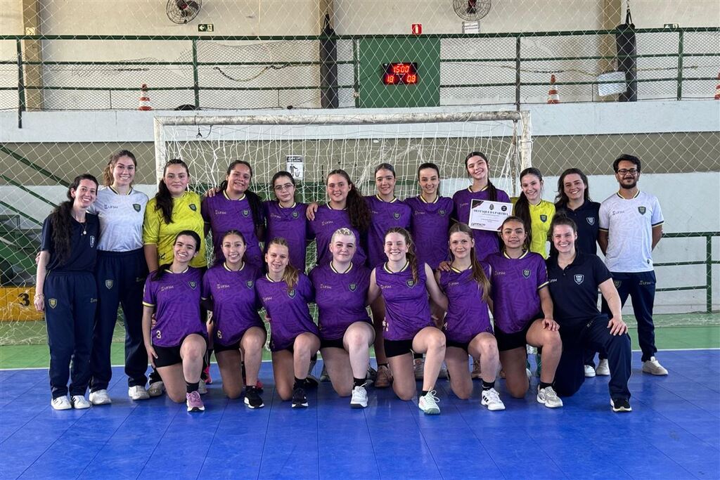 Foto: Ana Clara de Lima Malheiros (Handebol UFSM) - Equipe santa-mariense conquistou título de forma invicta na cidade de Butiá-RS