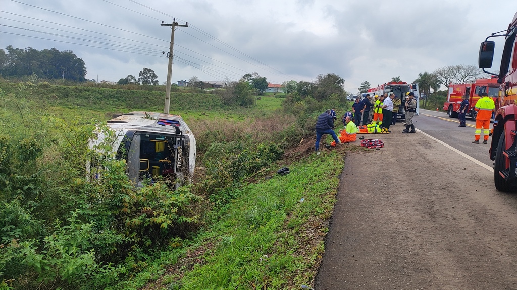 Foto: Mateus Rossato (Diário) - Acidente aconteceu pouco antes das 8h desta terça-feira perto do Trevo do Santuário