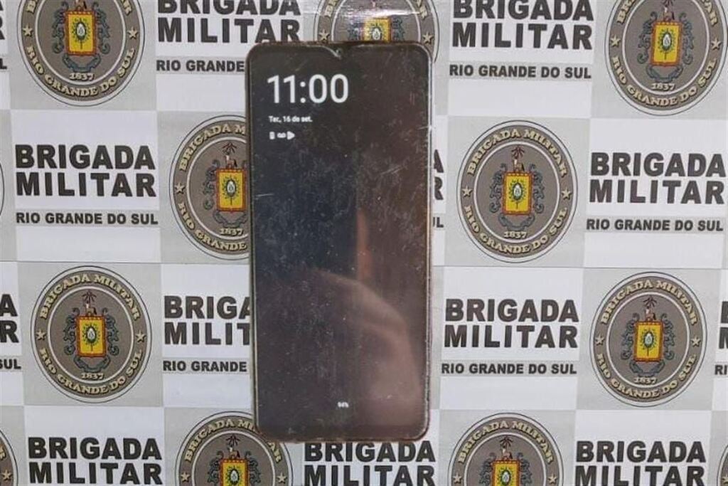 título imagem Homem é preso em flagrante por furto de celular e descumprimento de medida protetiva contra a mãe