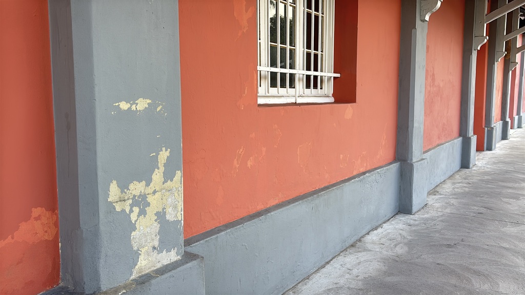 título imagem Empresa inicia reparos na pintura da Gare; prazo para conclusão é até sábado