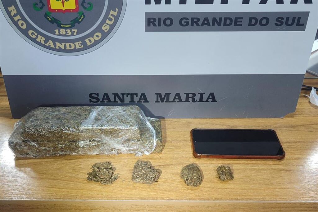 Jovem é preso com um quilo de maconha em Santa Maria