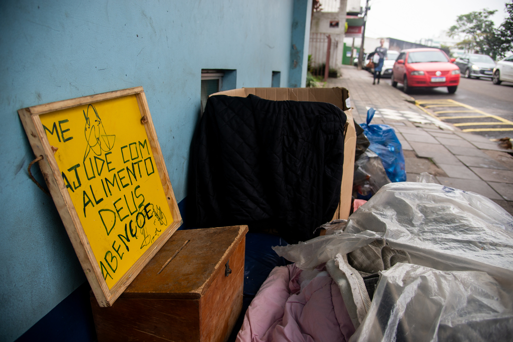 título imagem Com realidade parecida à de Santa Maria, Chapecó zera número de pessoas em situação de rua com programa municipal