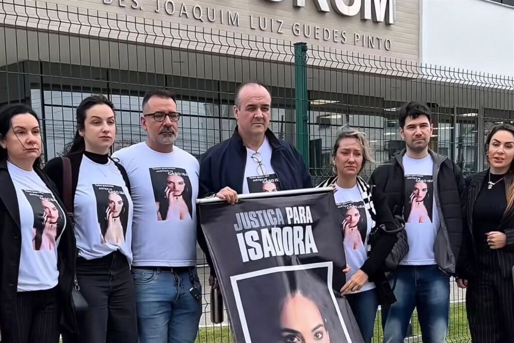 título imagem “Foram o segundo e o terceiro piores dias da minha vida”, afirma pai da modelo Isadora após condenação do ex-namorado da filha por feminicídio
