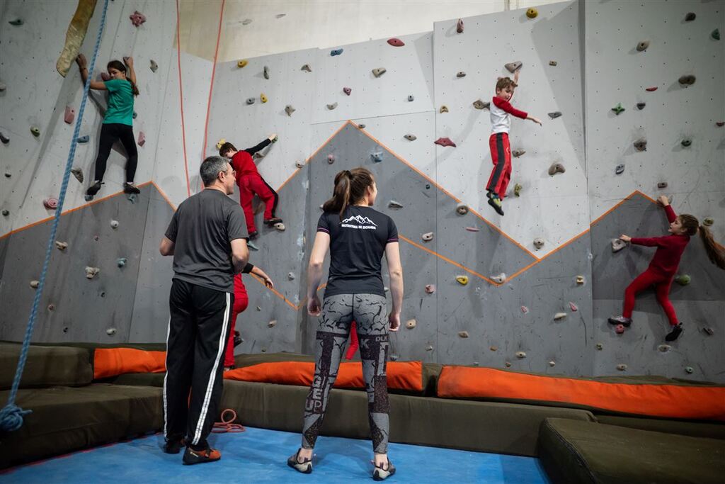 De crianças a veteranos: escalada esportiva ganha força em Santa Maria