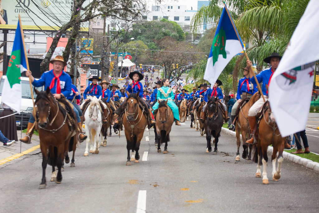Veja como foi o Desfile Farroupilha de Santa Maria