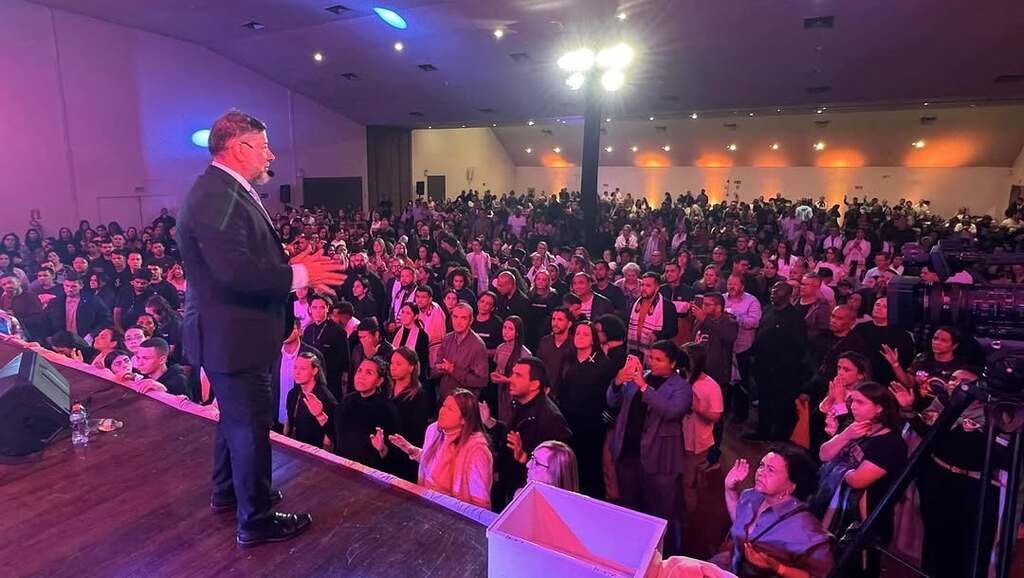 Escola Profética reúne mais de mil pessoas em Santa Maria com participantes de 10 países e mais de 200 cidades