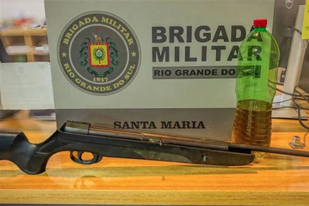 título imagem Homem de 50 anos suspeito de agredir duas mulheres e ameaçar colocar fogo em residência é preso em Santa Maria