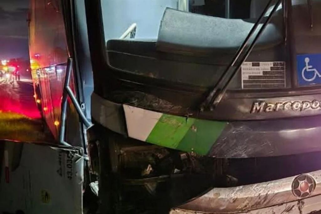 título imagem Acidente envolvendo ônibus que faz a linha de Santa Maria a Porto Alegre deixa um morto na RSC-287