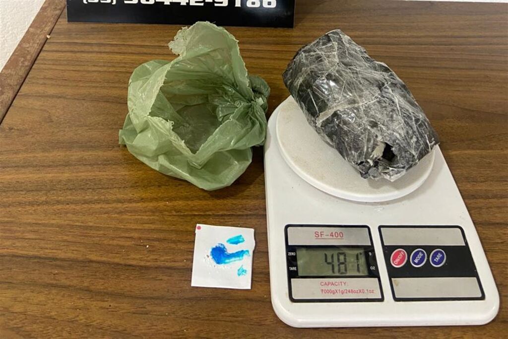 título imagem Dupla é presa em flagrante com droga avaliada em R$ 30 mil