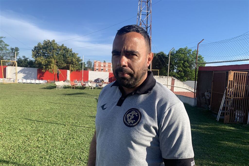 título imagem 2007 e 2025: o que diz Chiquinho, ídolo do Inter-SM presente nos dois últimos acessos do clube