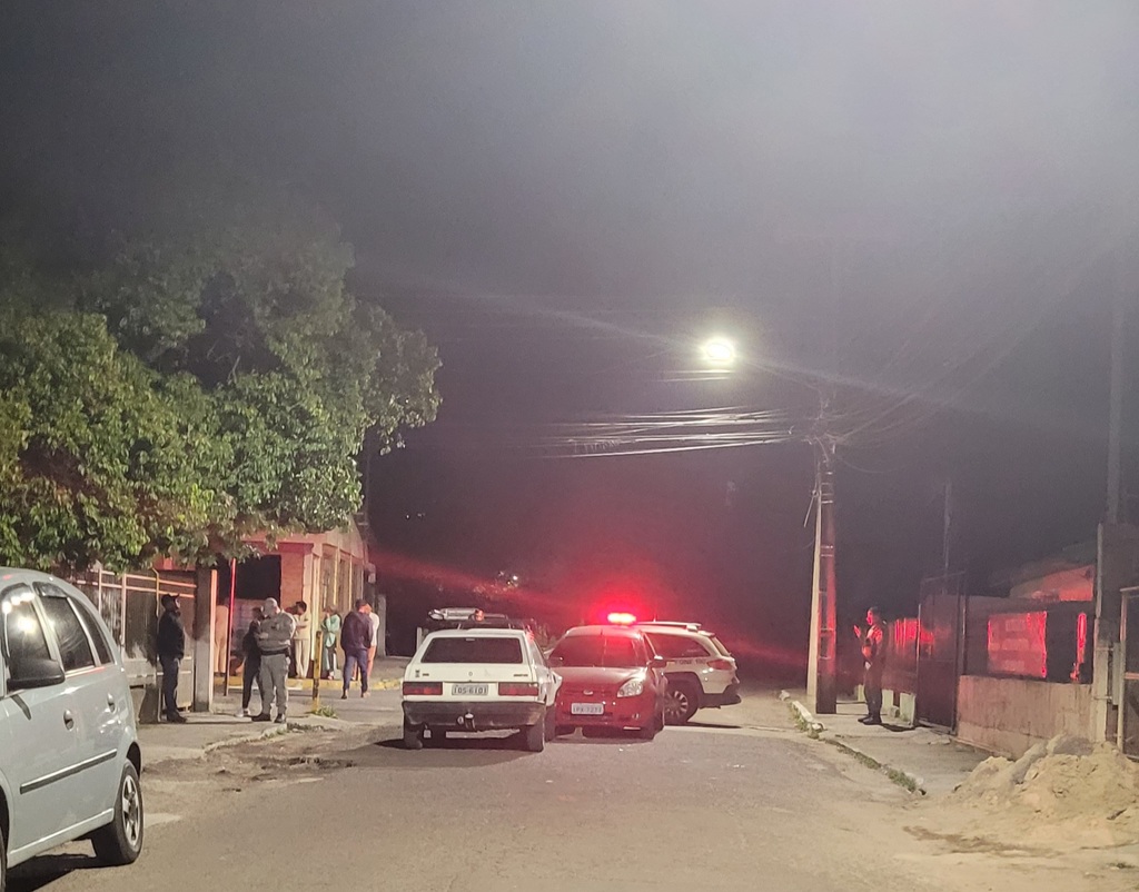 título imagem Acidente bloqueia trânsito na Rua General Osório na noite desta sexta