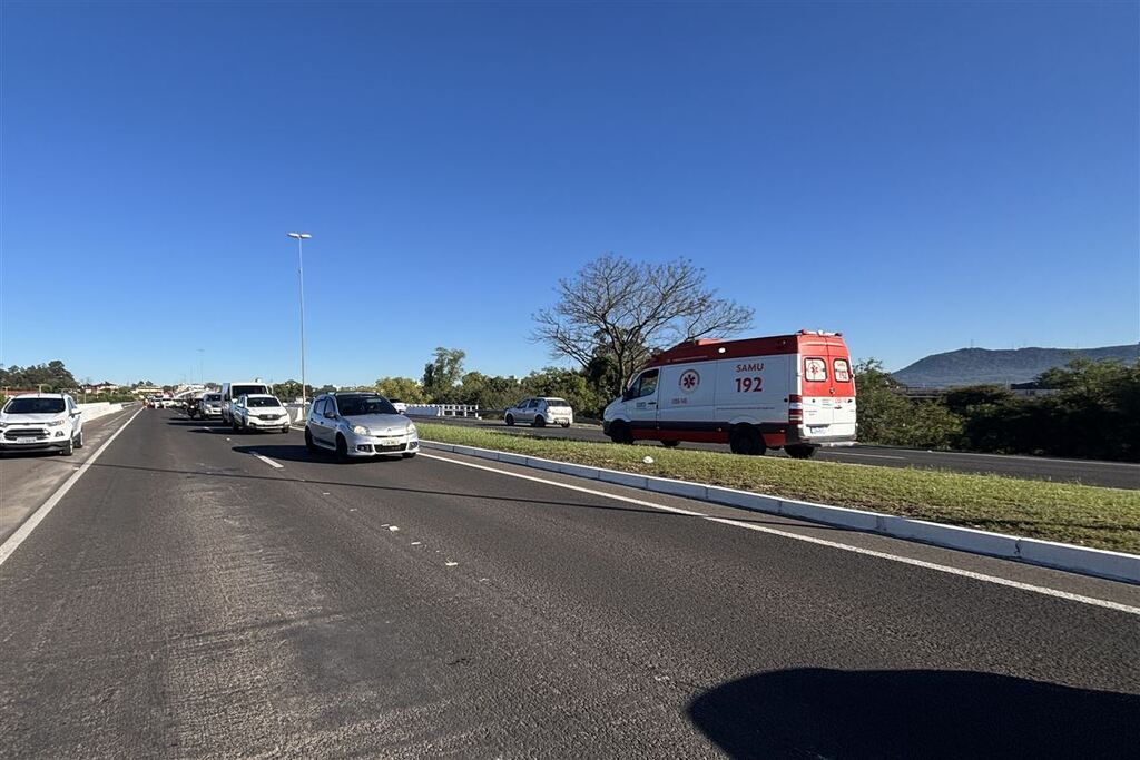 Motociclista fica ferido em colisão com carro na BR-158 em Santa Maria