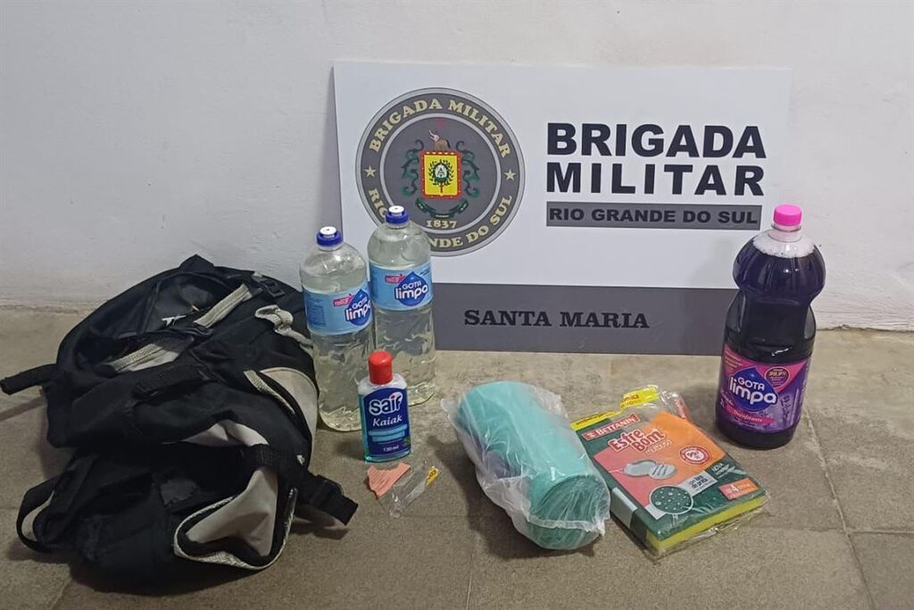 título imagem Jovem furta produtos de limpeza de edifício e acaba preso em Camobi