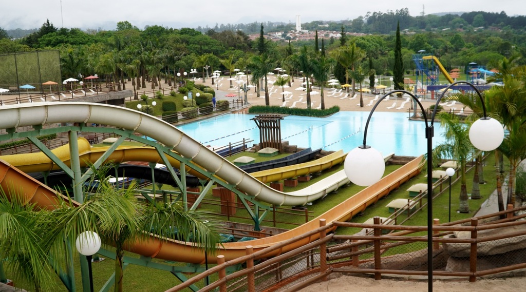 Clube Dores tem 50 vagas de emprego em aberto; veja como concorrer