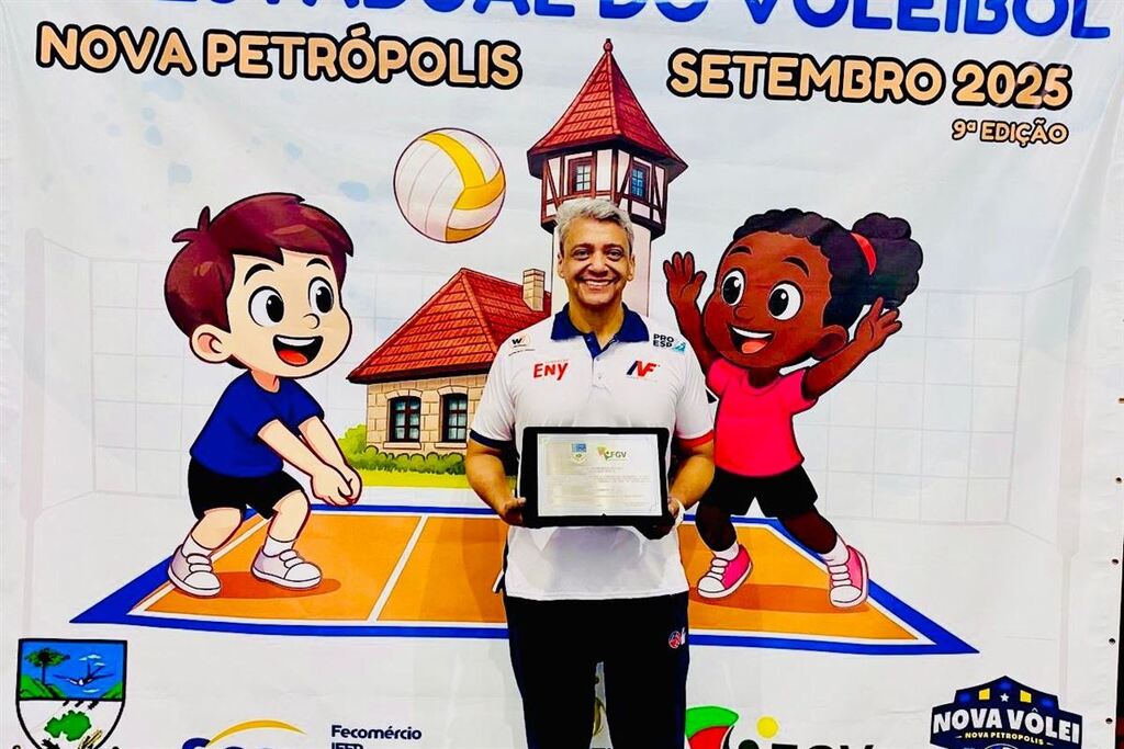 título imagem Santa-mariense recebe Mérito Esportivo Gaúcho da Federação Gaúcha de Vôlei