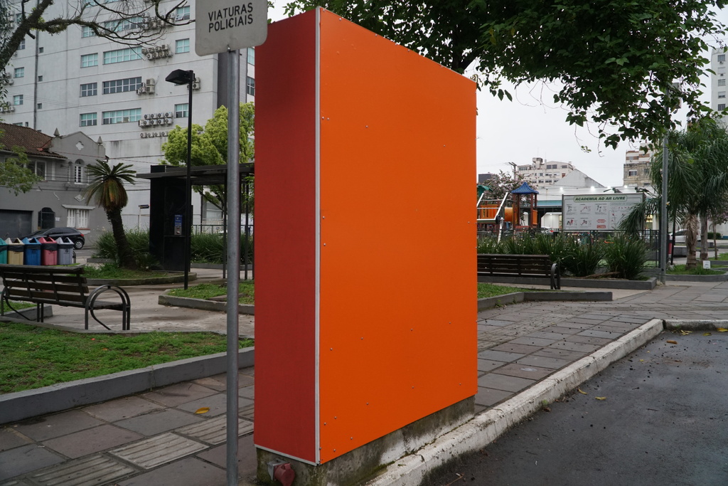 Carregador rápido de carro elétrico é retirado da Praça do Caridade; entenda o motivo