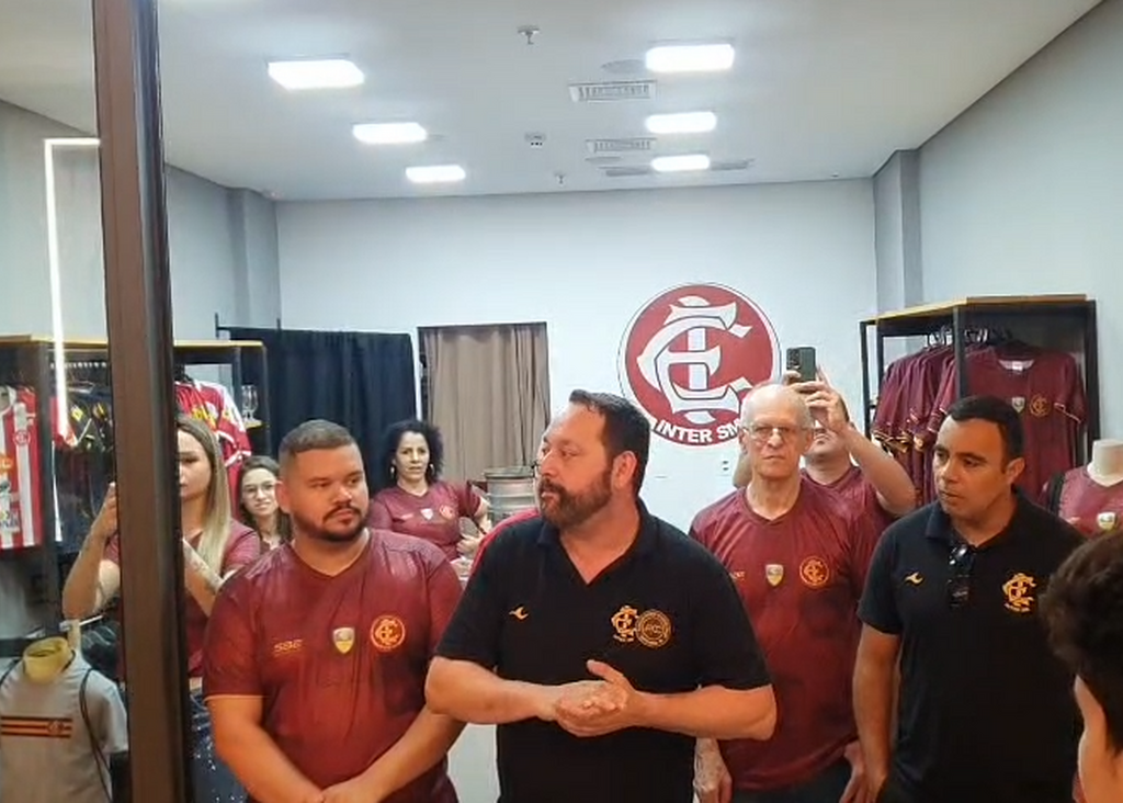 Inter-SM inaugura loja oficial e lança camisa comemorativa ao acesso à elite do Gauchão