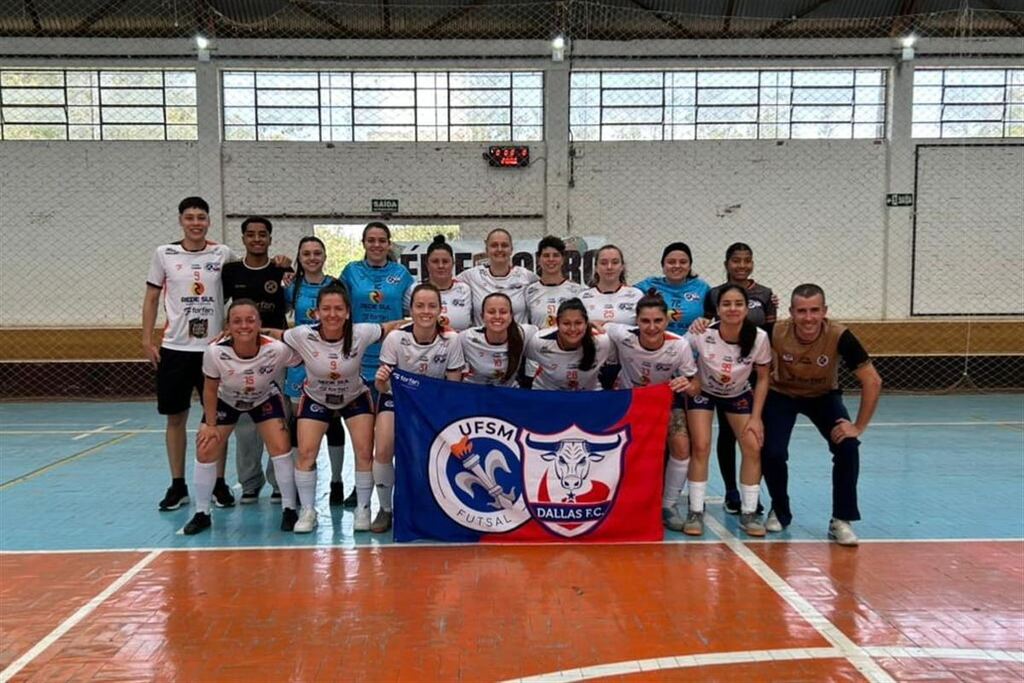 Foto: UFSM/Dallas (Divulgação) - Time santa-mariense derrotou o Vila Nova de Passo Fundo por 7 a 4 e empatou com o Palestra de Erechim por 1 a 1 e avançou na disputa estadual