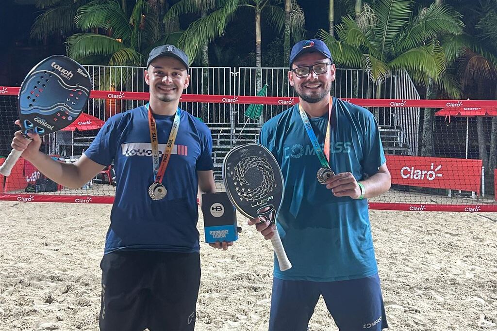 título imagem Santa-marienses garantem pódios no Sul Special Cup de beach tennis em Viamão